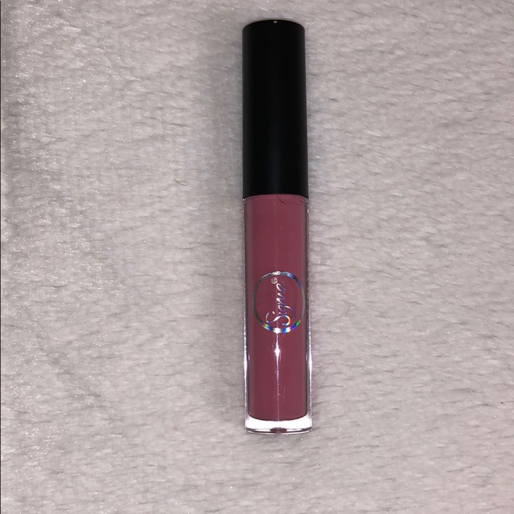 Sigma Beauty lipgloss